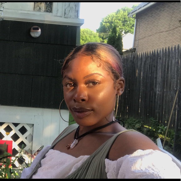 Meet your Posher, Shenaya - Picture 1 of 1